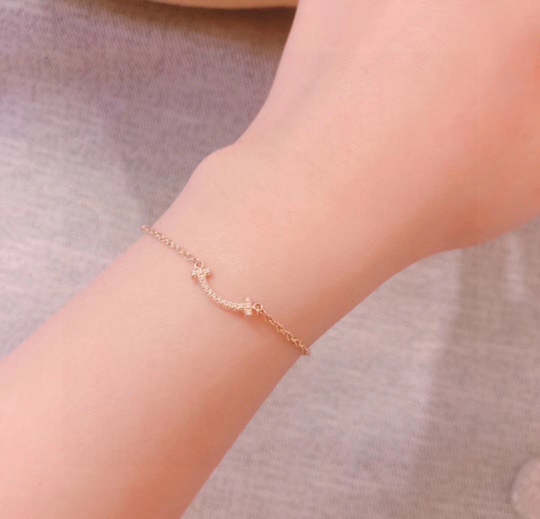 18K T Smile Diamond Bracelet