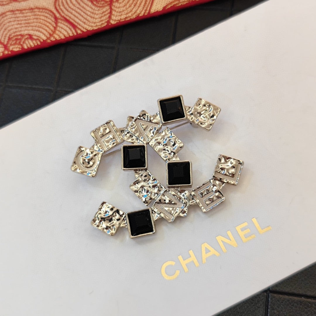 18K CHANEL CC Black Crystals Brooch