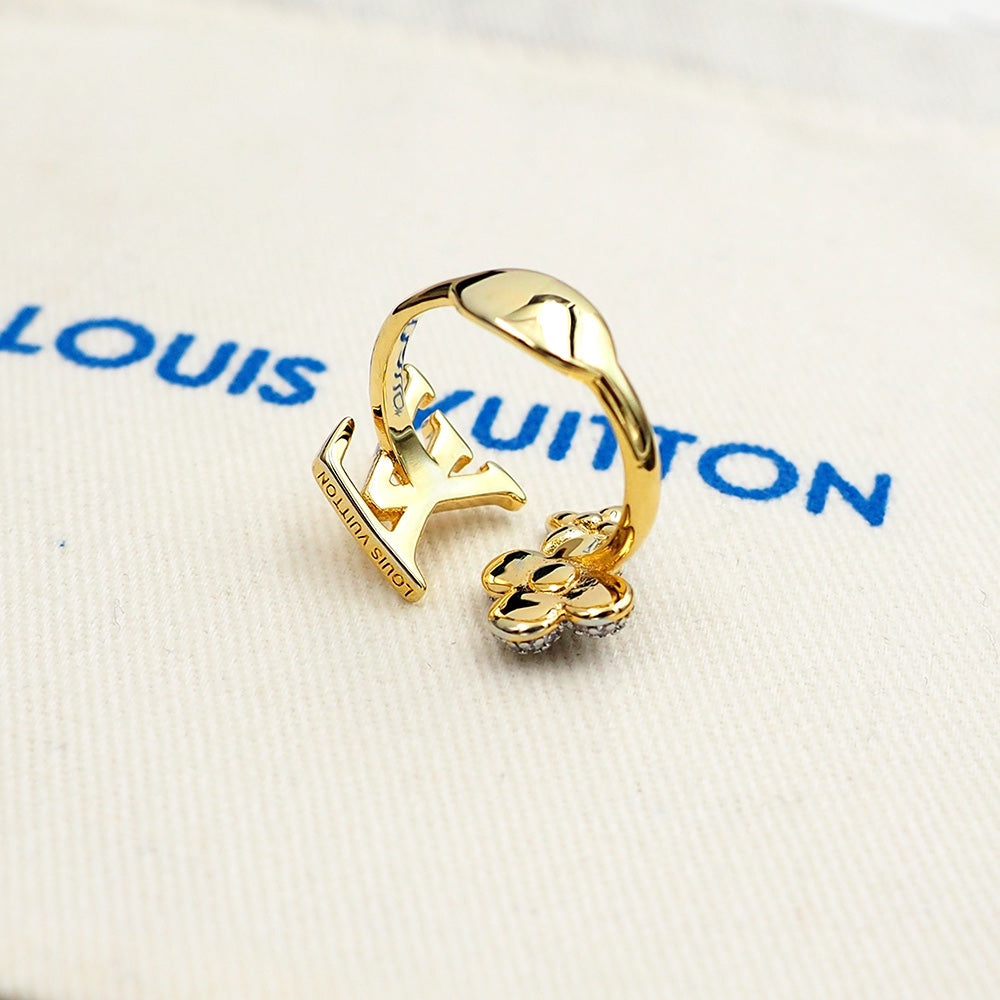 18K Louis Gram Ring