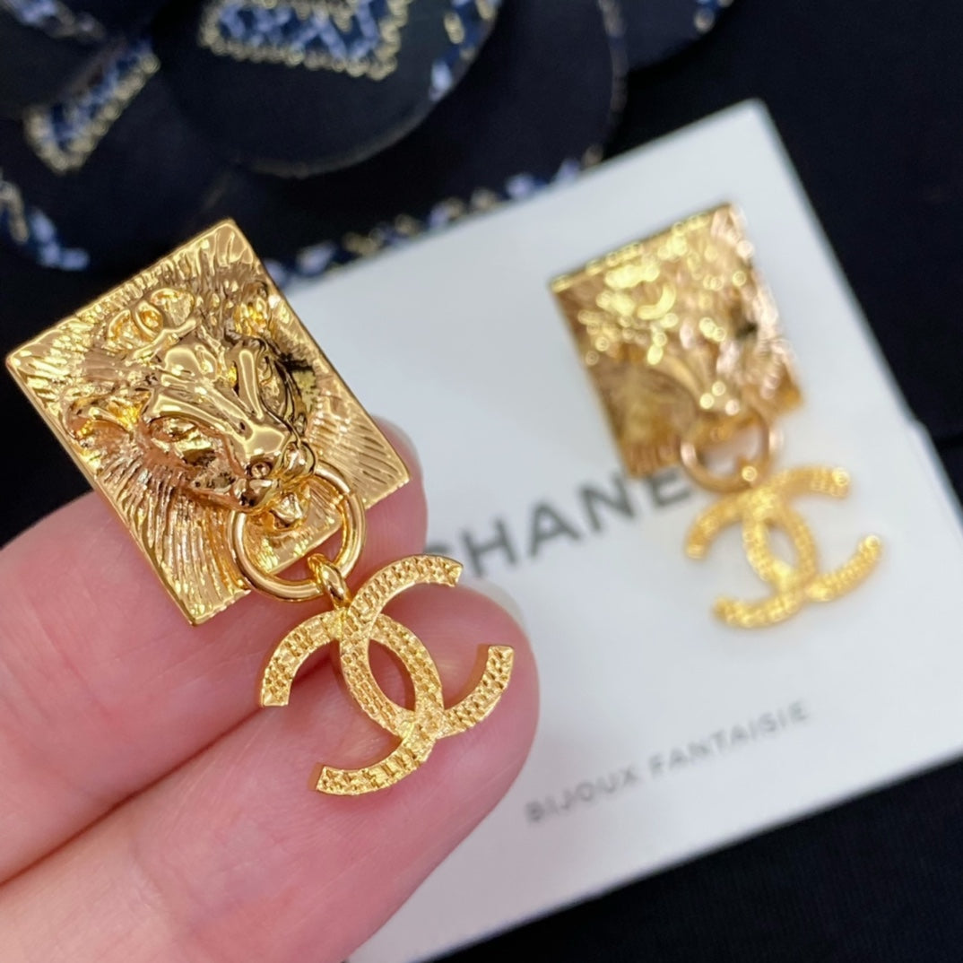 18K CC Lion Sharp Earrings