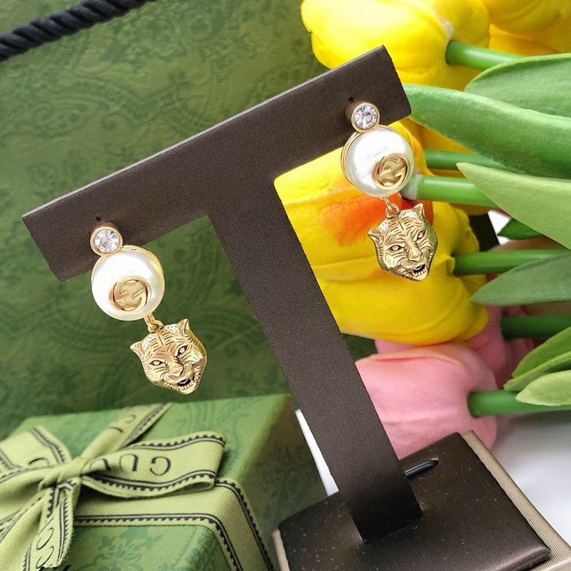 GG Lion Pearl Earrings