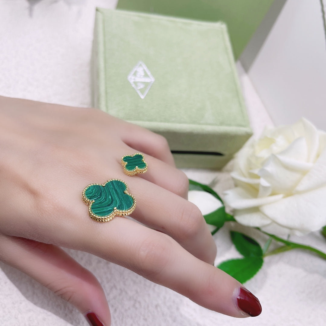 18K Magic Alhambra Malachite Clover Ring