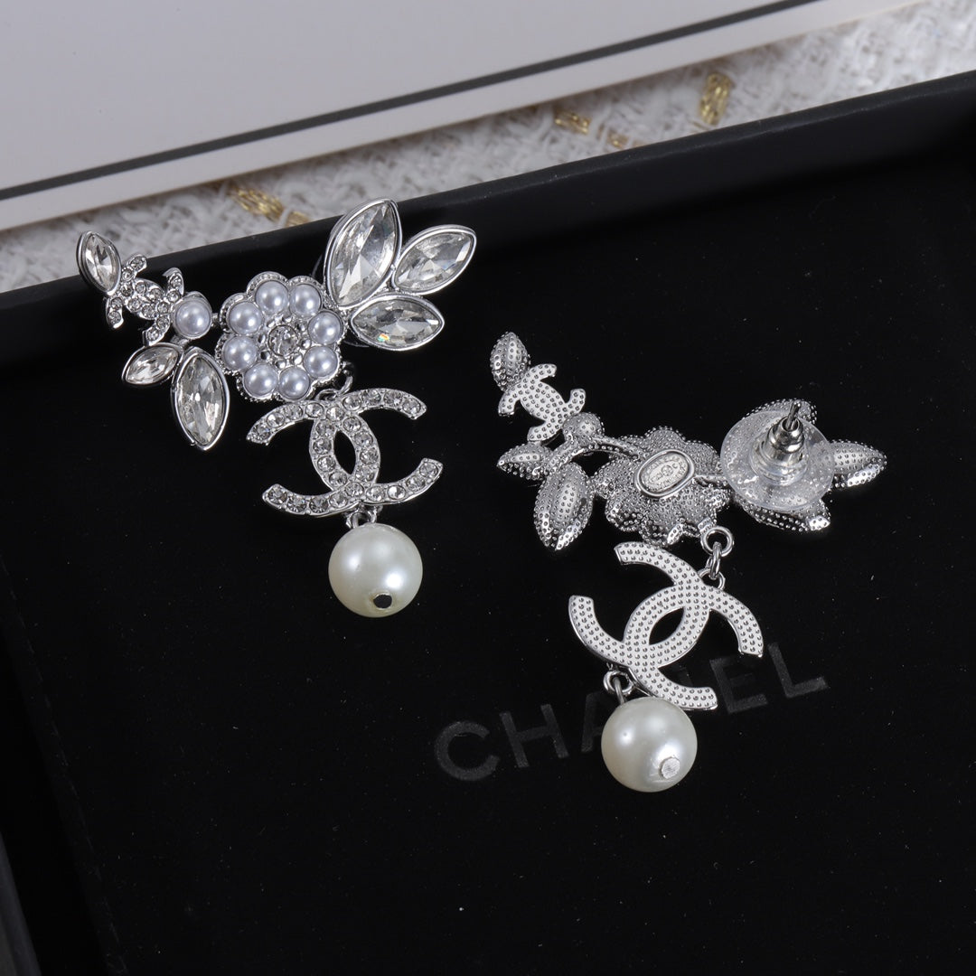 Boucles d'oreilles en cristaux de fleurs CC 18 carats