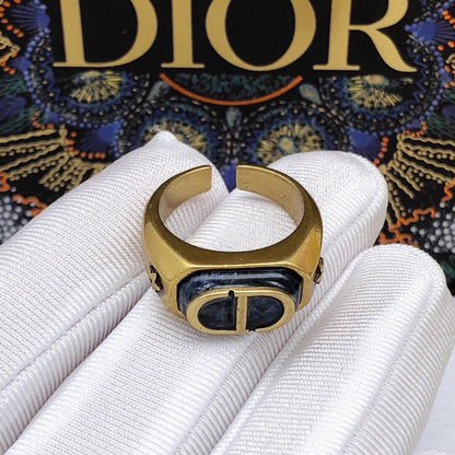 18K CD Vintage Ring