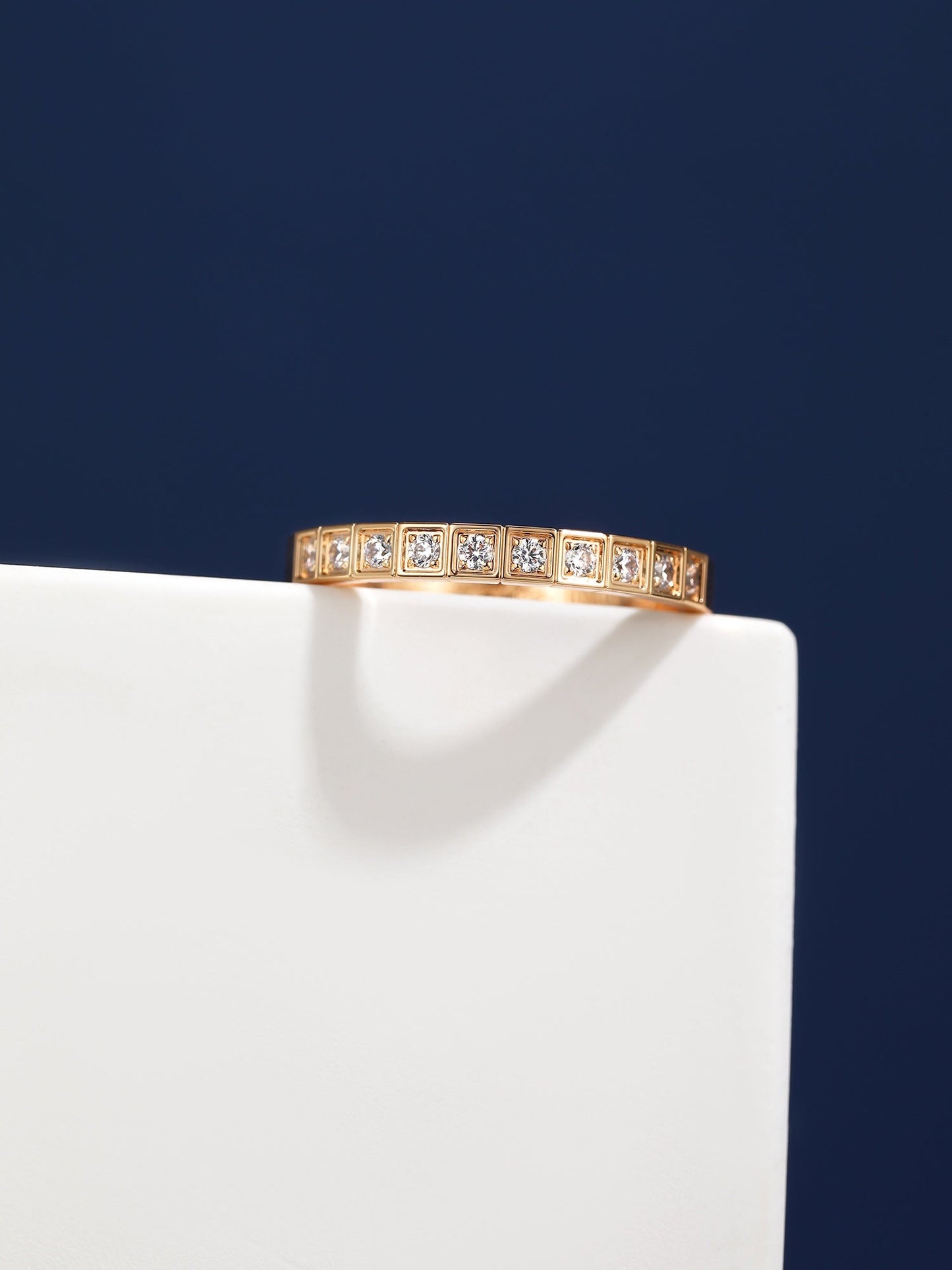 18K Ice Cube Diamonds Ring