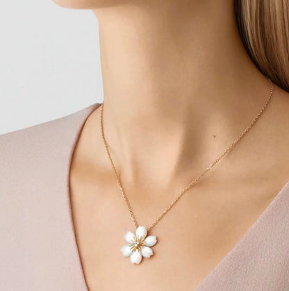 18K Rose de Noël Necklace