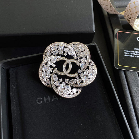 18K CHANEL CC Crystals Brooch