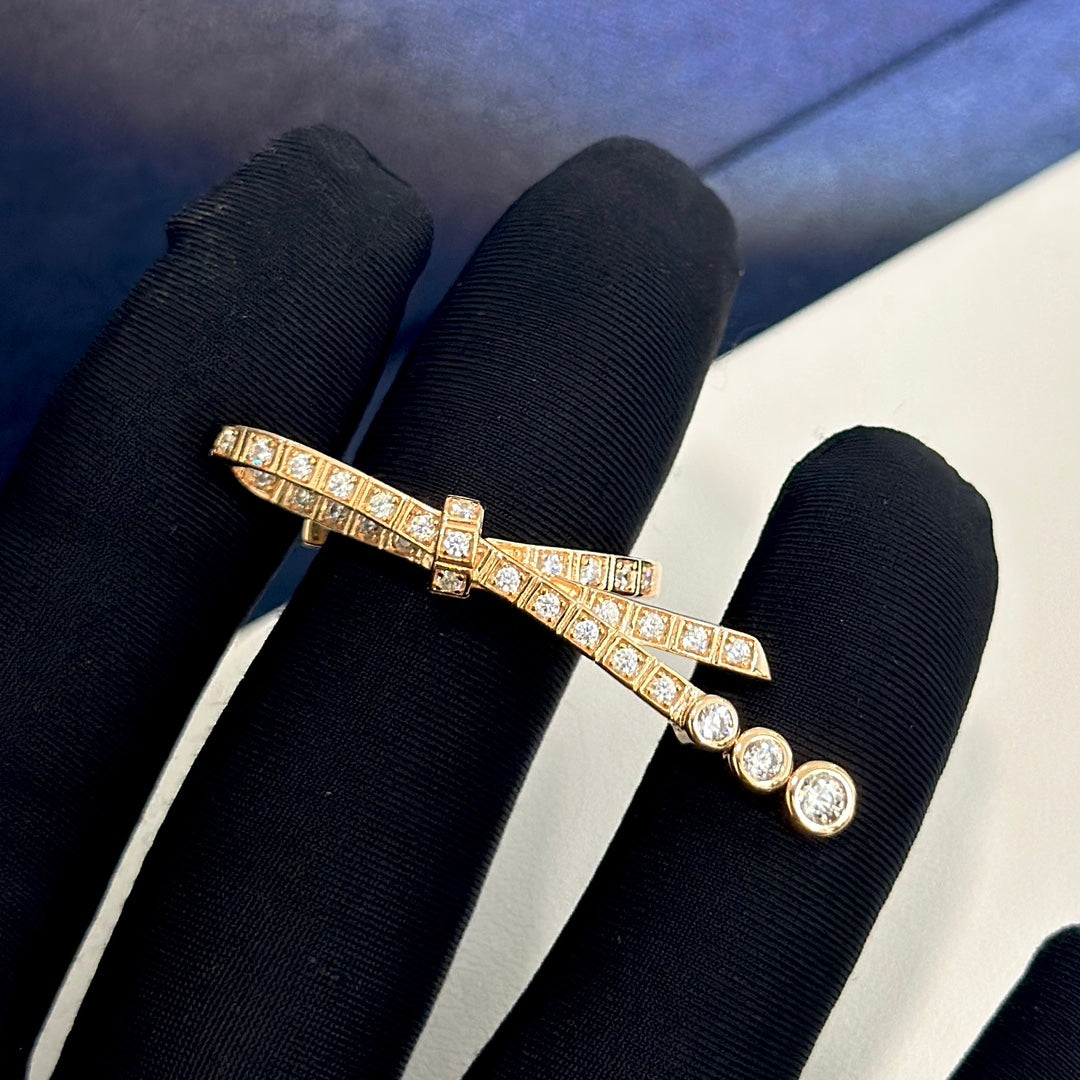 18K CC Ruban Diamonds Ring