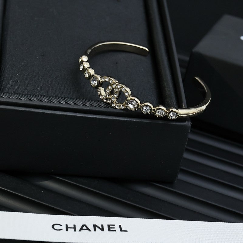 CC 25P Diamond Logo Bracelet