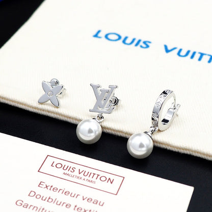 Boucles D'oreilles Perles Monogramme Louis 18 Carats