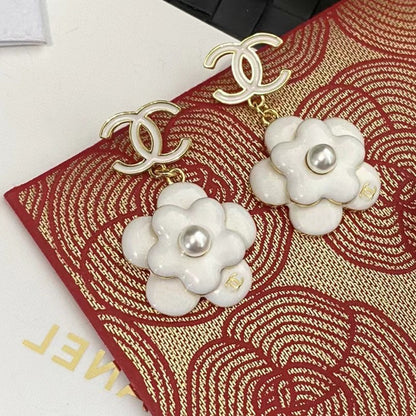 18K CHANEL CC Flower Pearl Earrings