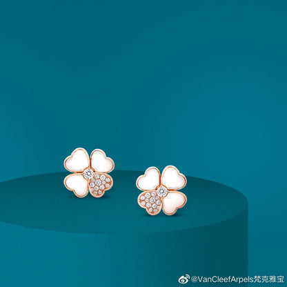 Boucles d'oreilles moyennes Cosmos 18 carats