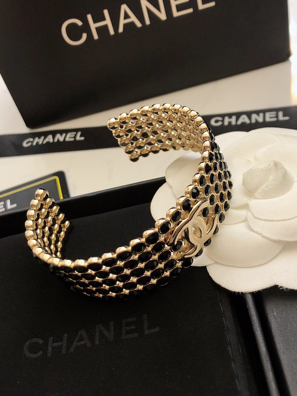 Bracelet manchette noir 18 carats CC