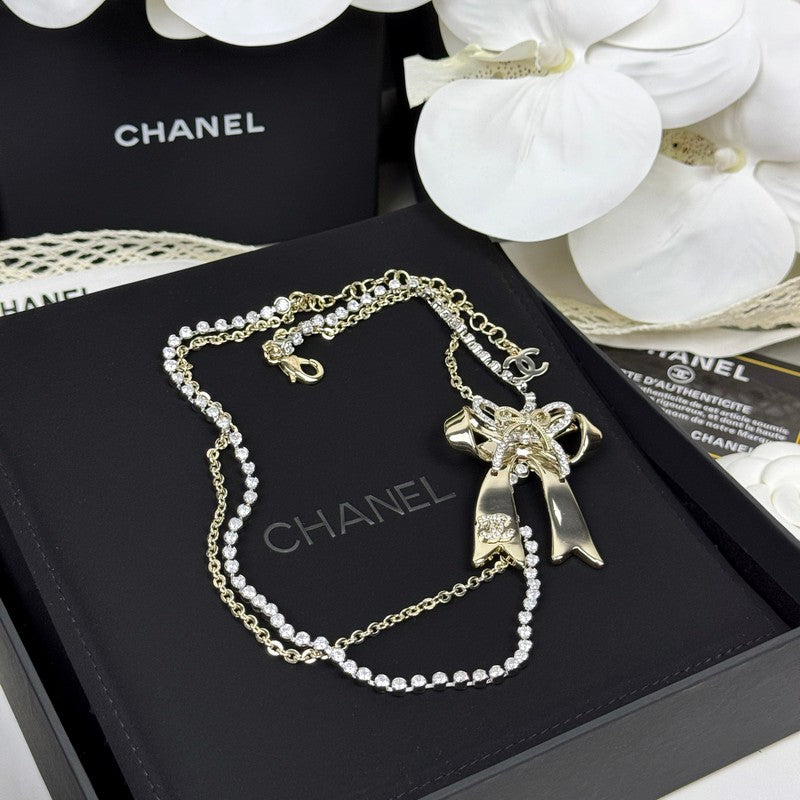 CC 25K Bow Tie Diamond Gold Necklace