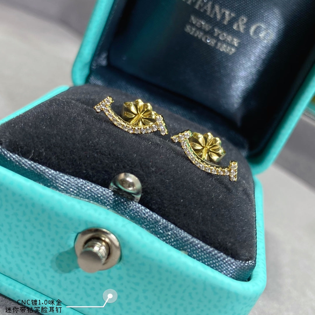 18K T Smile Diamonds Earrings