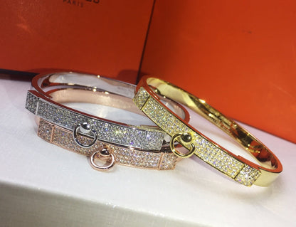 Bracelet H en diamant Collier De Chien 18 carats