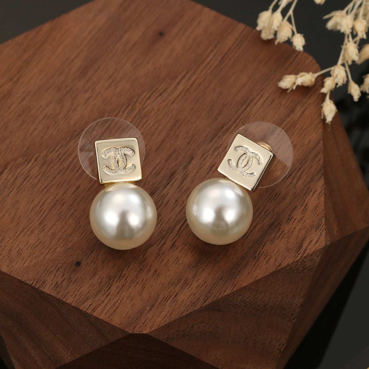 18K CC Pearls Earrings