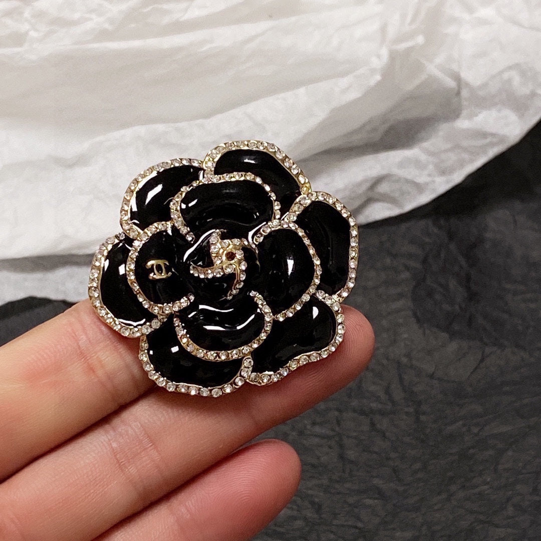 18K CC Black Flower Brooch