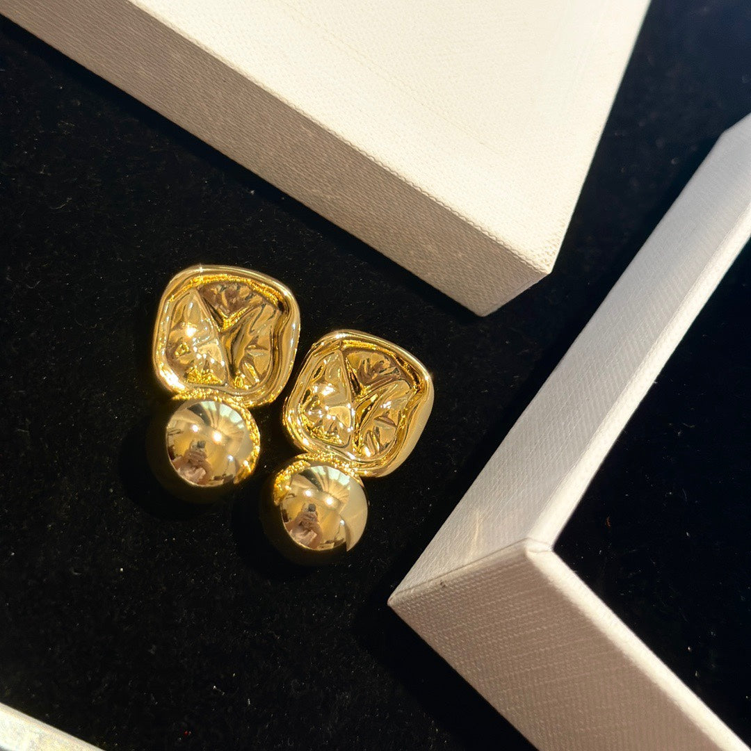 18K Triomphe Vintage Earrings