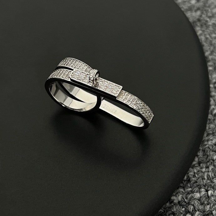 18K Kelly Gavroche Double H Ring