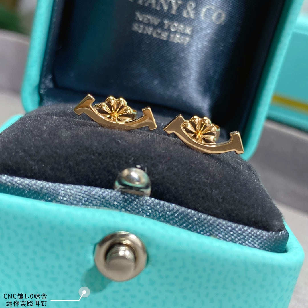 18K T Smile Earrings