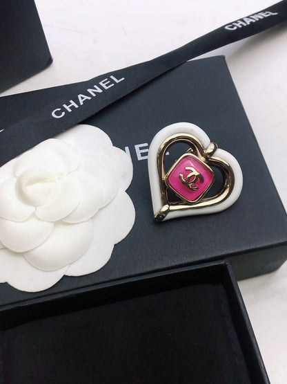 18K CC Heart Brooch