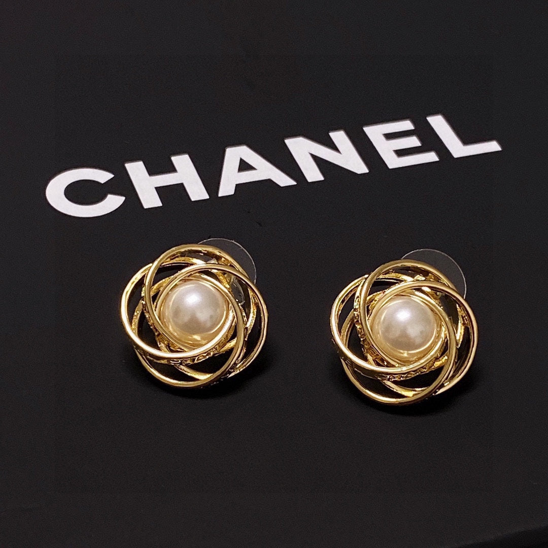 18K CC Pearl Earrings