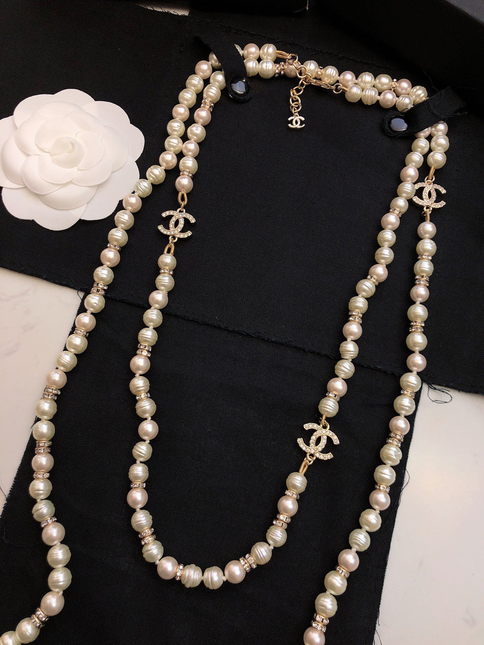 18K CC Pearl Choker Necklace