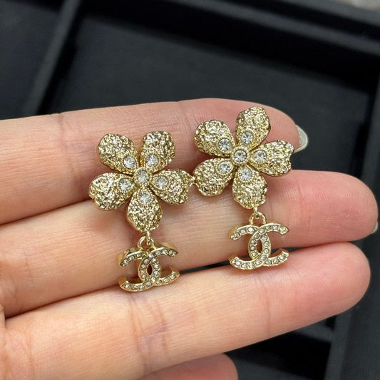 18K CC Twist Gold Diamond Earrings