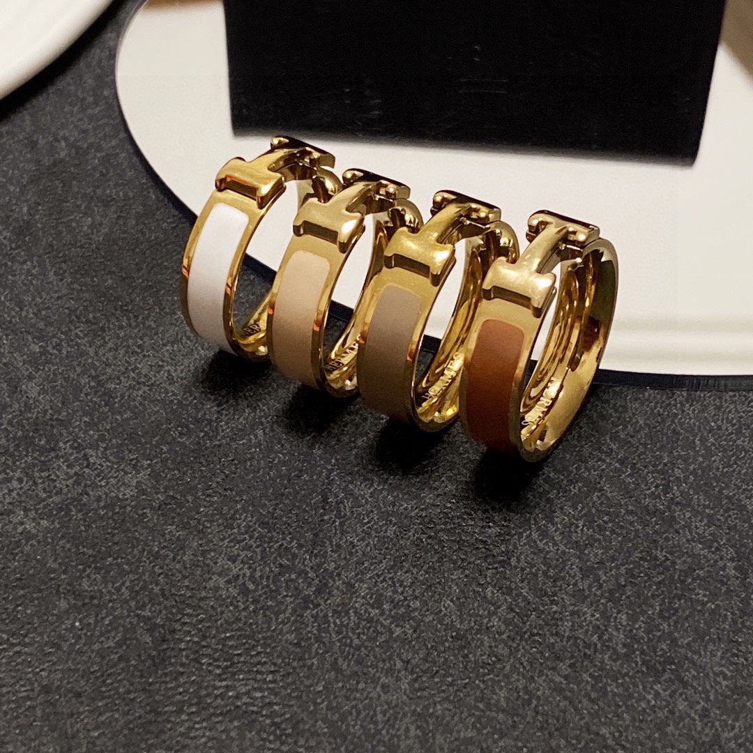 18K Vintage Clic H Ring