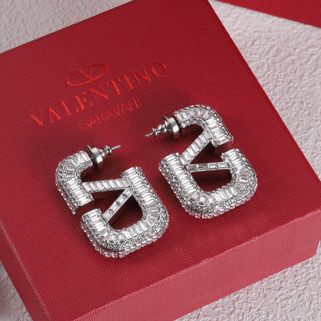 18K Vlogo Crystals Earrings