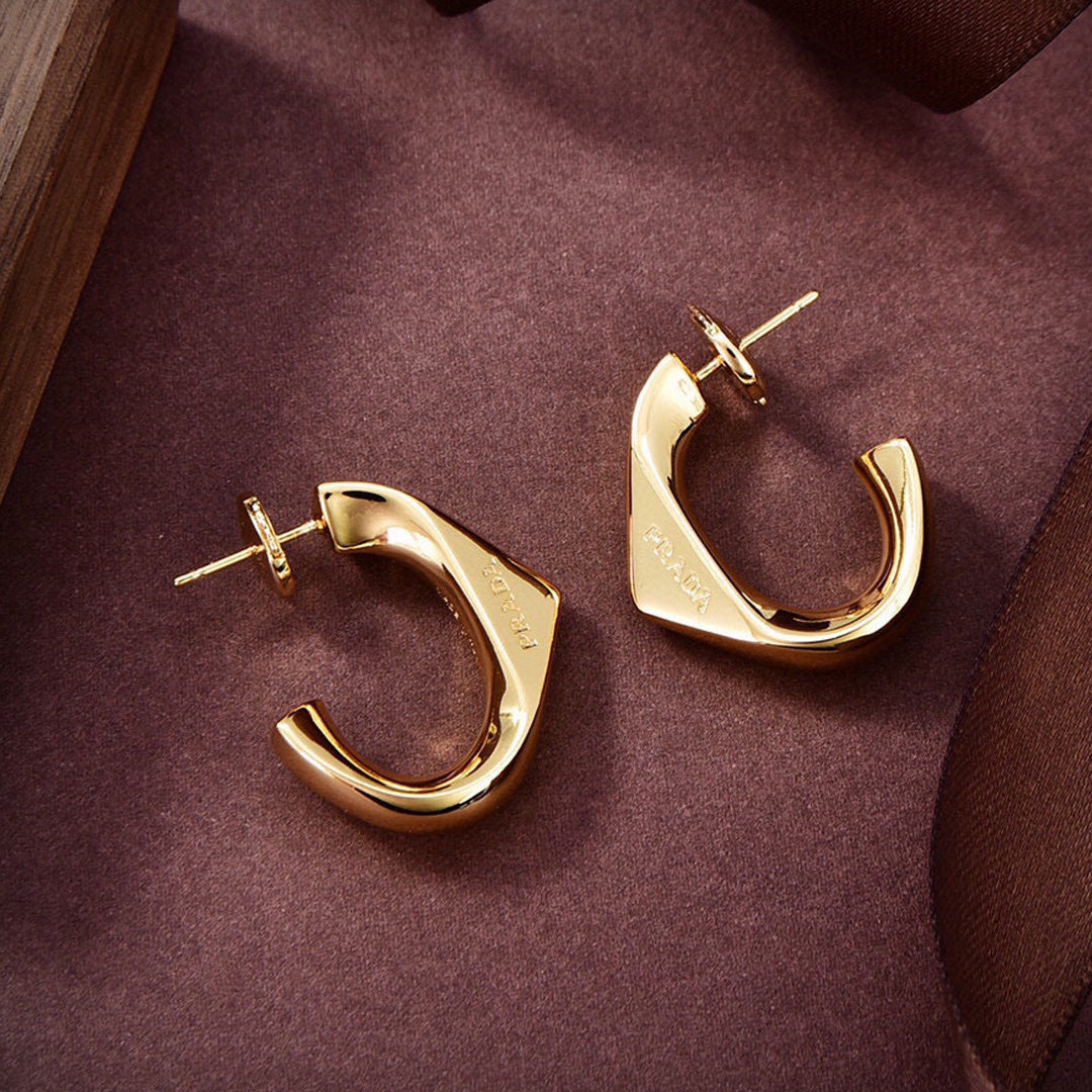 18K Triangle Open Earrings